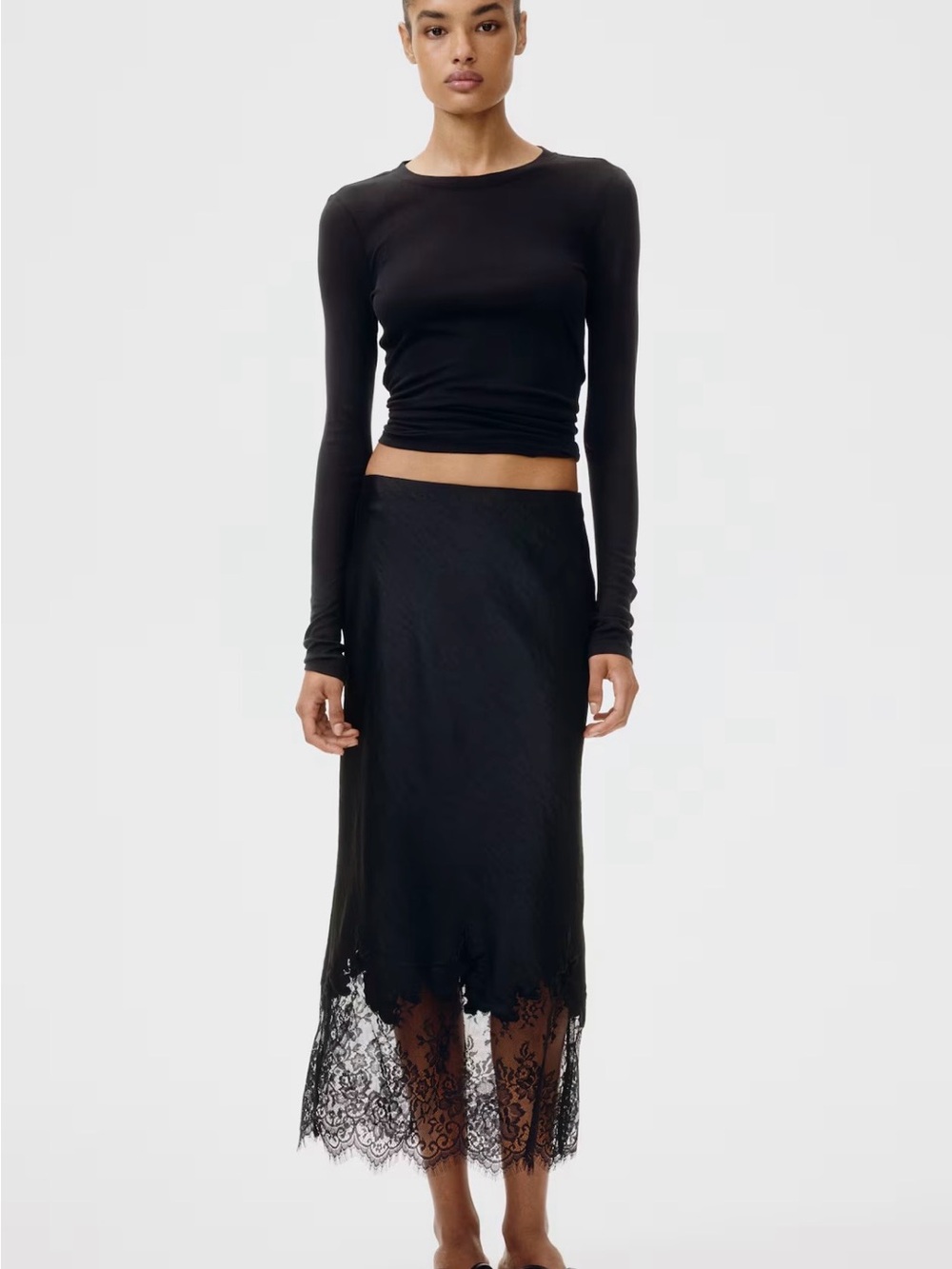NWT H&M Lace-Trimmed Satin Skirt 1330277002 Black/Black Lace Hem Various